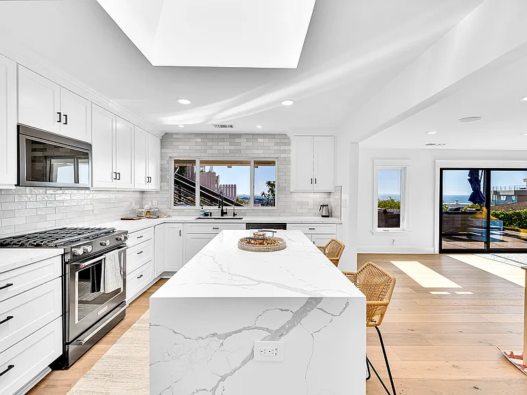 1948 Sunset Dr — Photo 7
