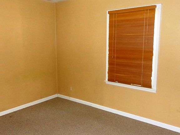 3rd image of 1400 S Parker Dr