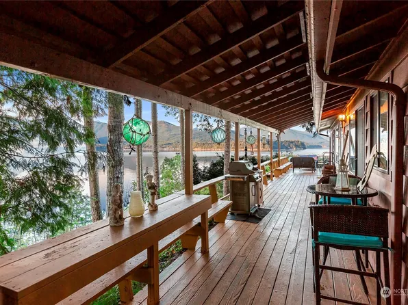 6827 Birdseye View Loop NW, Seabeck, WA 98380