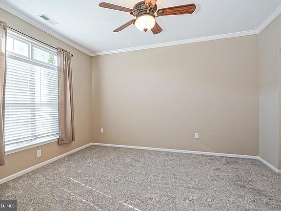 4th image of 207 Raphael Ct