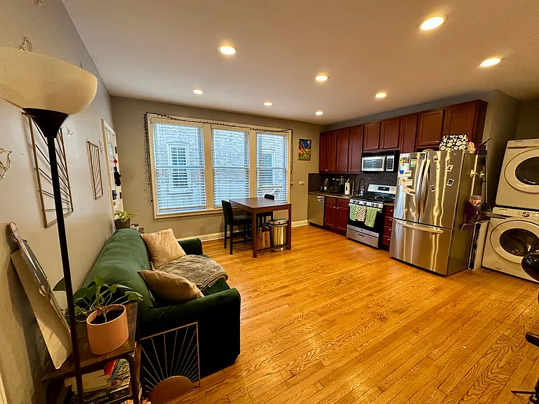 832 S Claremont Ave #1F — Photo 3