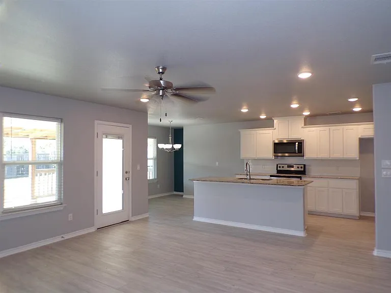 112 Rylee Rd — Photo 2