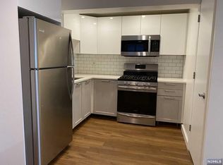 184 Congress St, Jersey City, NJ 07307