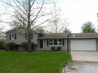 104 N Westminster Dr, Mackinaw, IL 61755