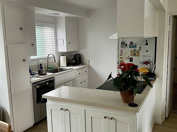 5th image of 1216 Amethyst St