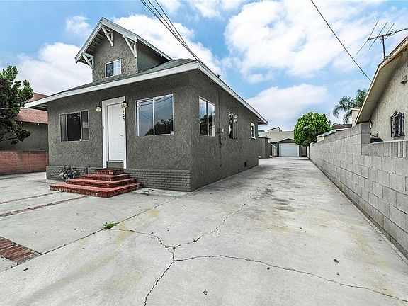 2nd image of 205 S Hicks Ave