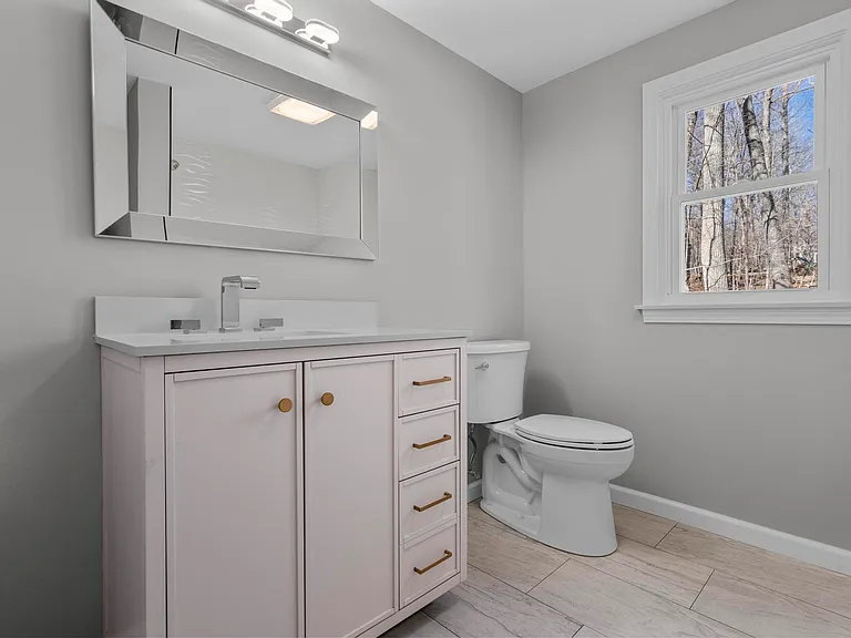 40 Harkness Dr — Photo 25