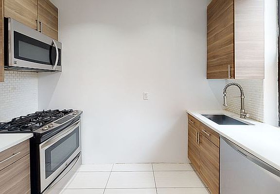 4th image of 700 W 178th St APT 51