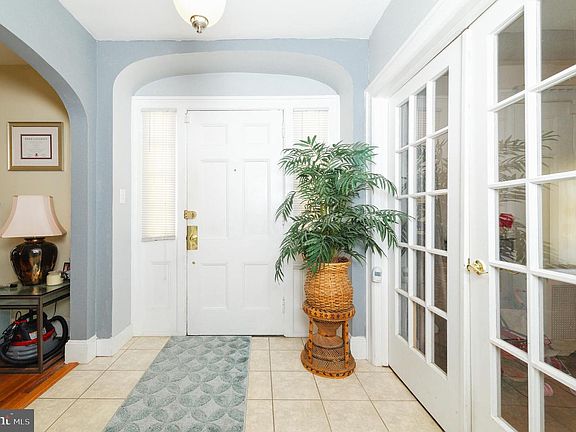 4th image of 21 Lake Ave