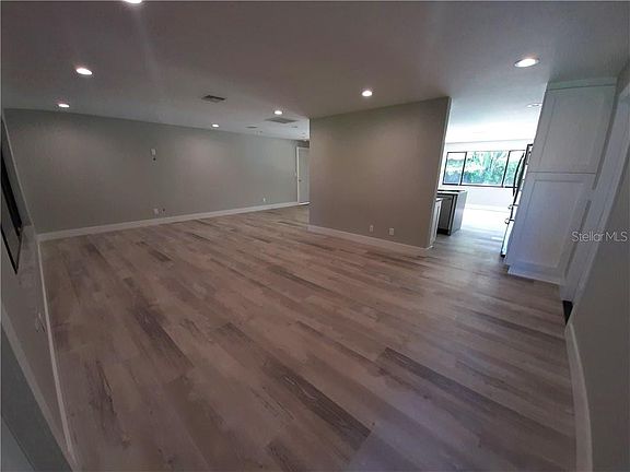 5th image of 6323 Bahama Shores Dr S