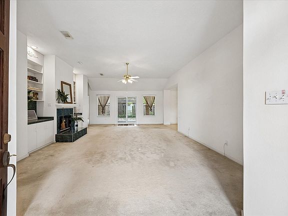 4th image of 2726 N Larkspur Cir