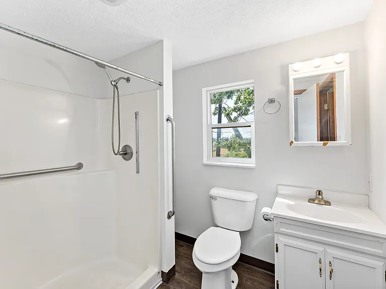 219 Douglas Ave — Photo 17