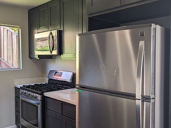 2nd image of 355 Parkview Ter APT C7