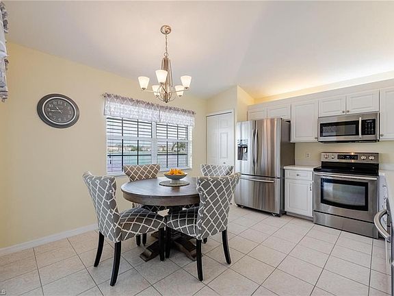 4th image of 12450 SW Kingsway CIR #204