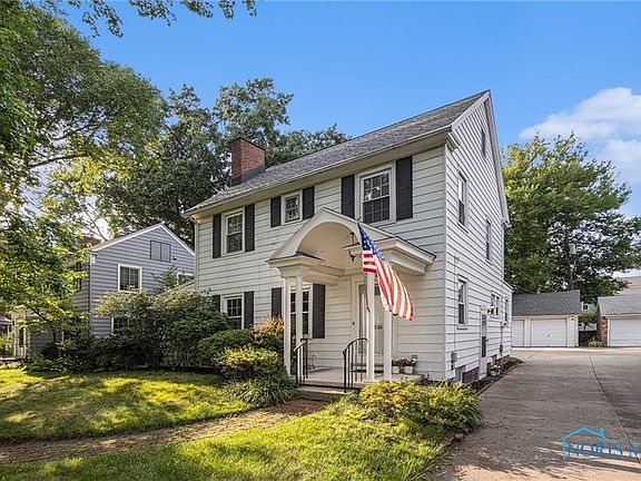 2nd image of 3318 Grimsby Pl