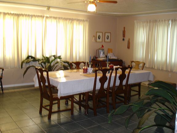 FORMAL DINING ROOM