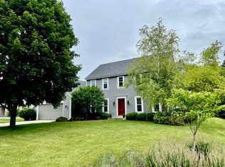 1140 Pioneer Trl, Waukesha, WI 53186