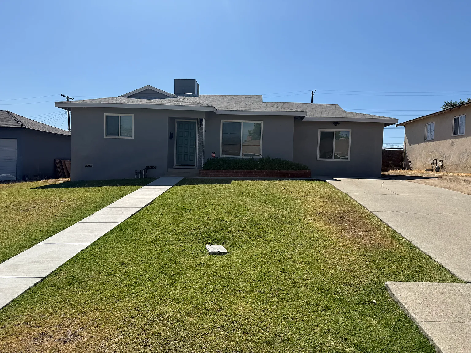 3 bed, 1250 sqft, $1,950 — Photo 1