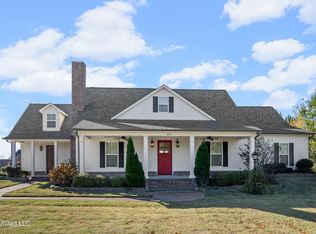 4565 Pleasant Breeze Dr, Olive Branch, MS 38654