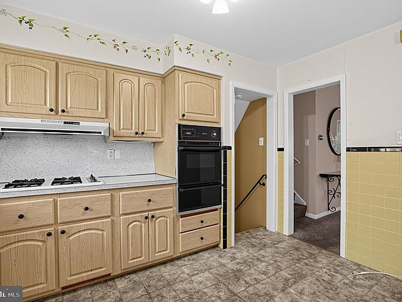 5th image of 245 Talbot Dr