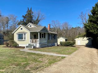 312 Irvington Rd, Kilmarnock, VA 22482