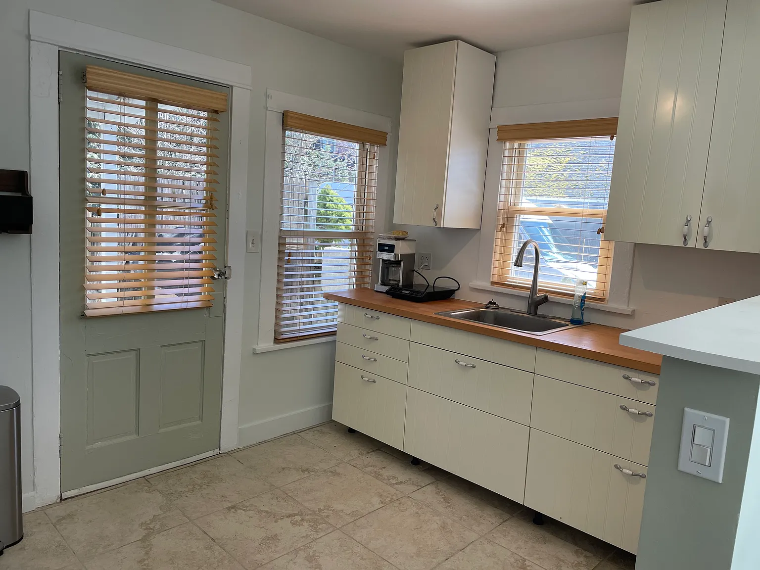 2 bed, 800 sqft, $3,400 — Photo 1