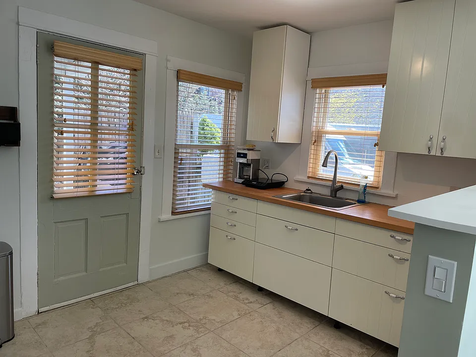 2A Macdonald Ave