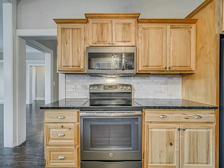 121 Brown St — Photo 9