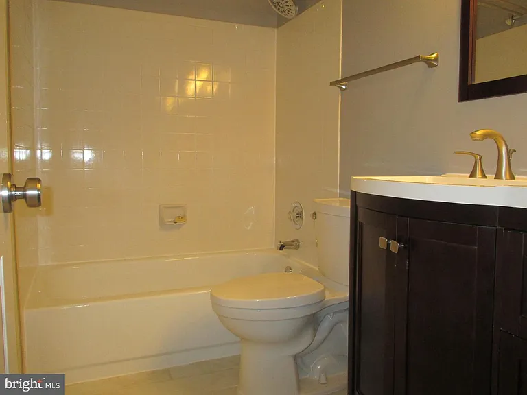 7502 Ashby Ln #K — Photo 11