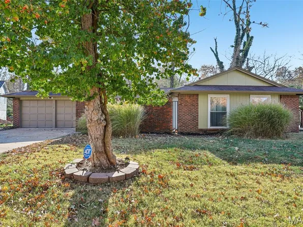 117 Old Oaks Dr, Ballwin, MO 63011