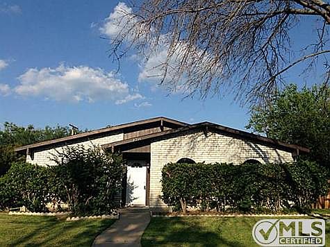 2nd image of 3714 Pinoak Dr