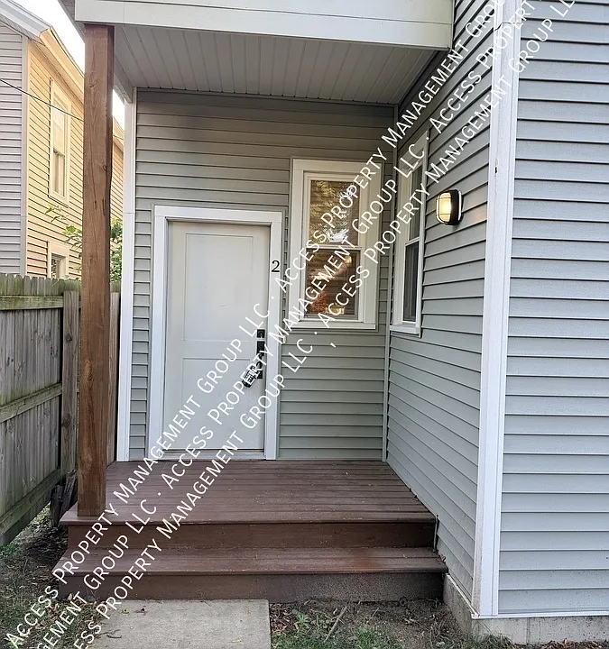 707 Livingston Ave NE #2