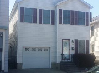24 George St, Green Island, NY 12183