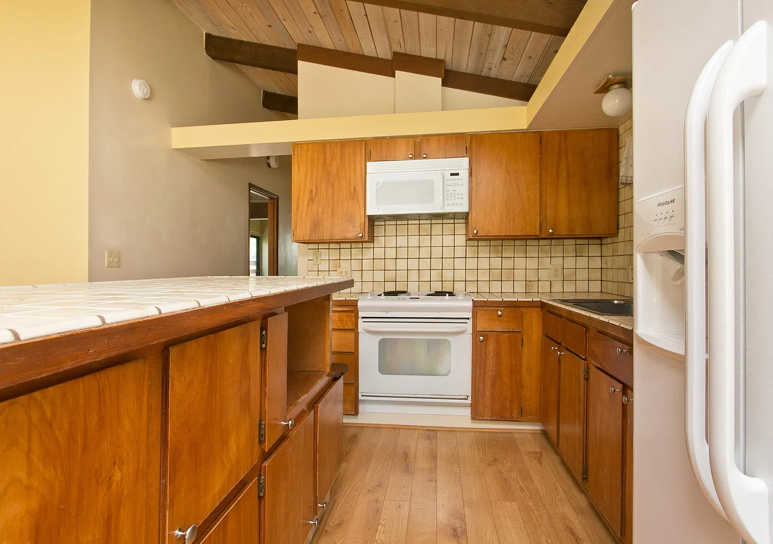 Kailua Pet Friendly 2 bedroom, 2 bathroom Available! — Photo 4