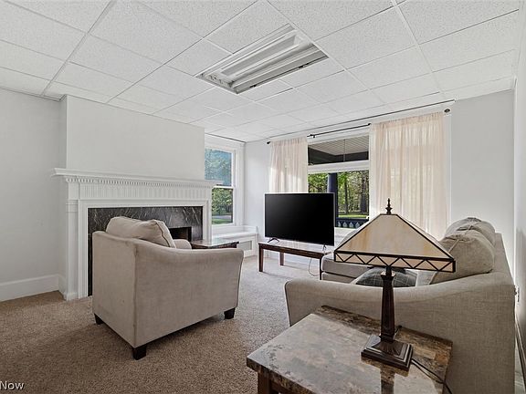 3rd image of 252 Broadway Ave