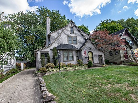 2nd image of 307 Kenilworth Dr