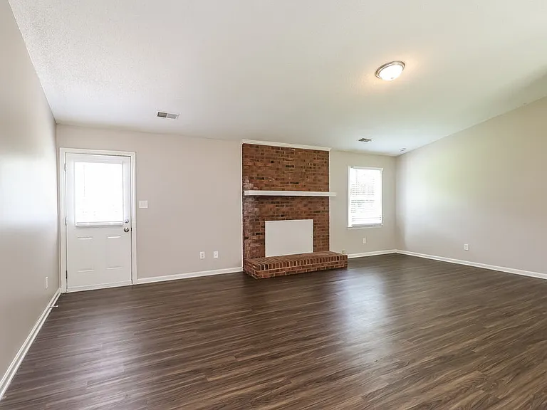 3557 Heather Ln — Photo 4