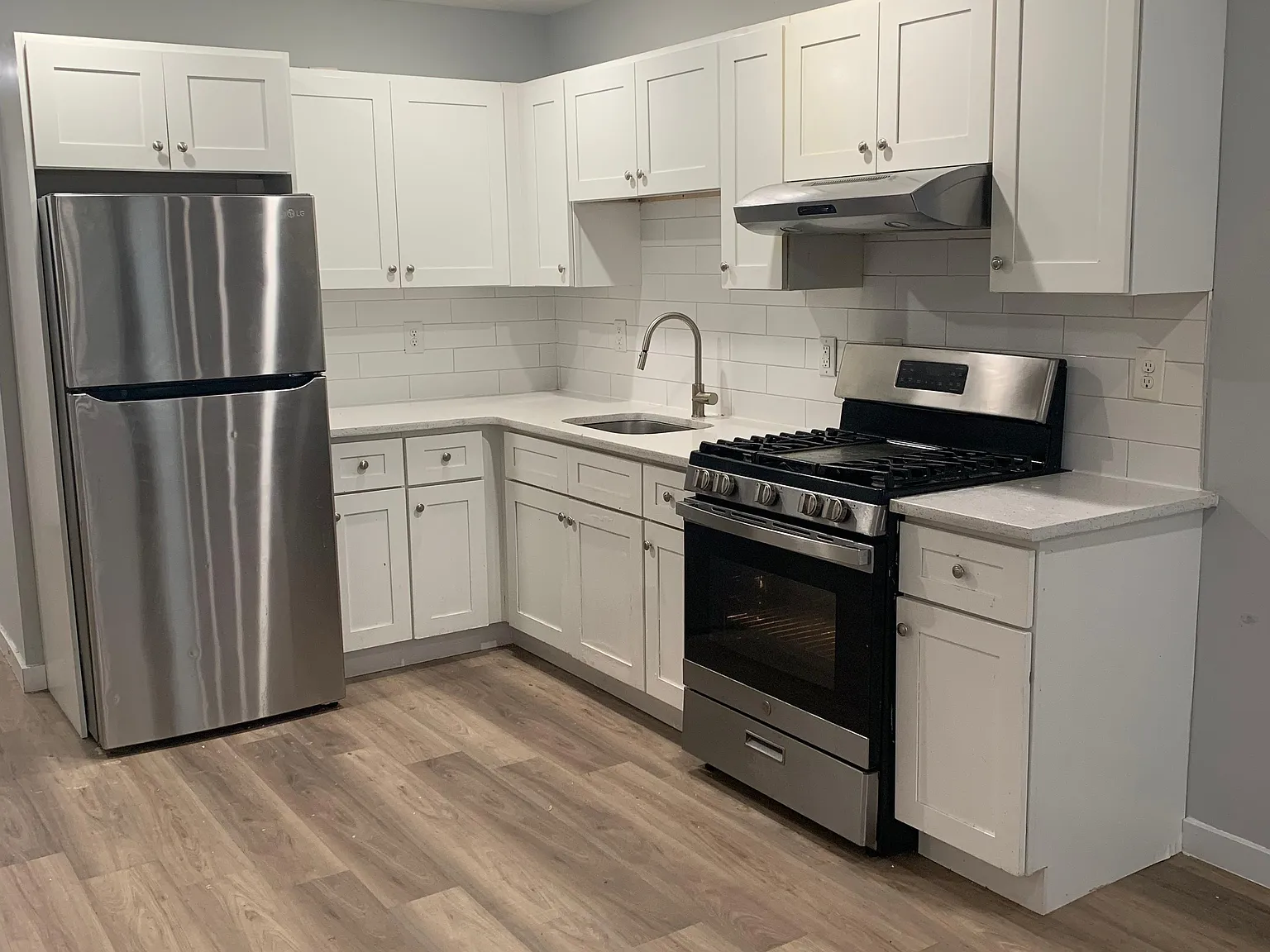 1 bed, $1,636 — Photo 4