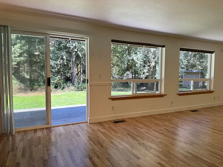 2592 NW Sherman Hill Rd — Photo 5