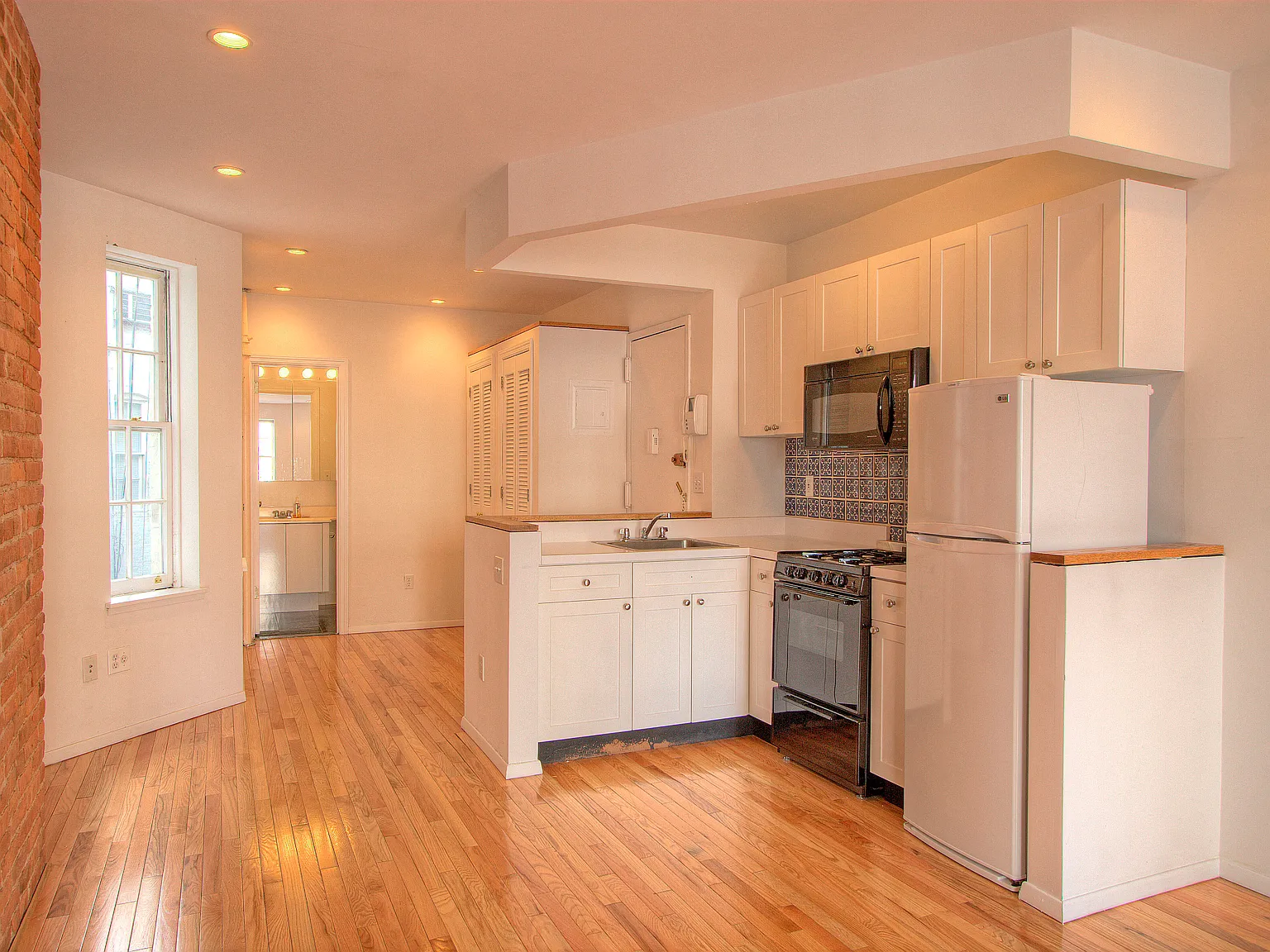307 East 81st Street — Photo 1