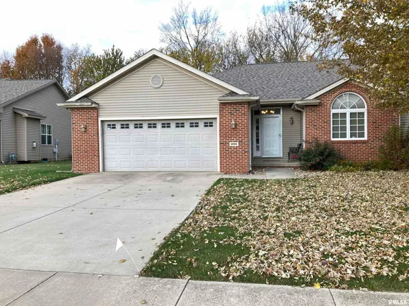 1014 Ravina Dr, Chatham, IL 62629