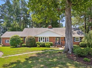 2 Beacon Cir, Hampton, VA 23664