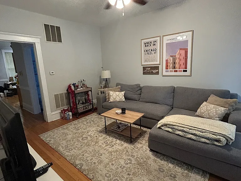 1617 W Cornelia Ave #1 — Photo 2