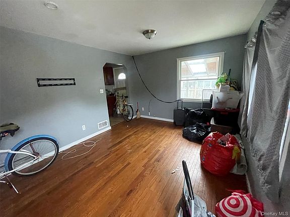 4th image of 3 Surrey Drive
