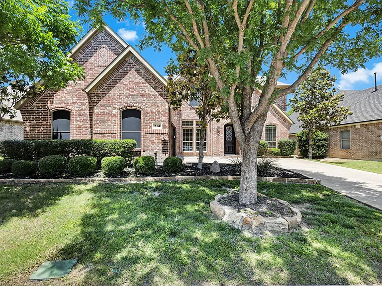 214 Crestbrook Dr — Photo 6