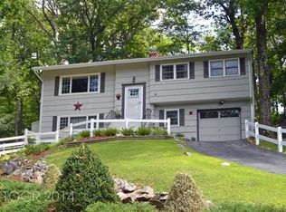 15 Alpine Dr, Kinnelon, NJ 07405