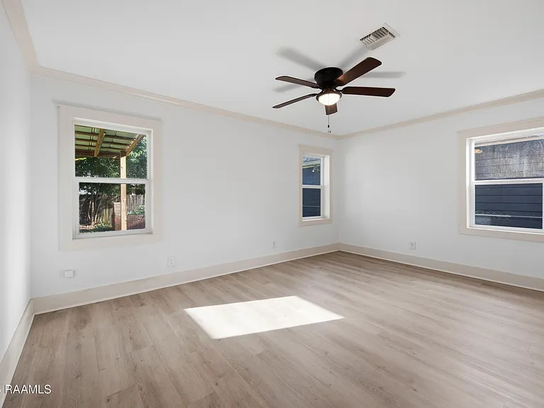 104 Howard Ave — Photo 13