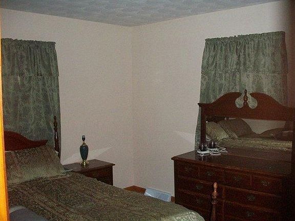 2nd image of 413 Coombs Dr