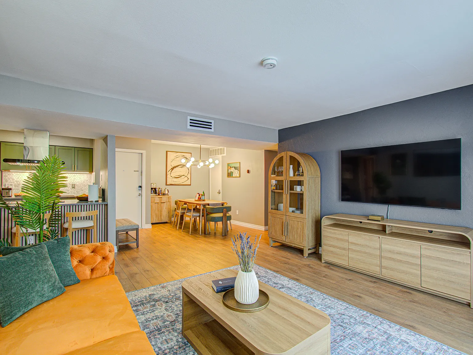 2 bed, 1092 sqft, $2,950 — Photo 1