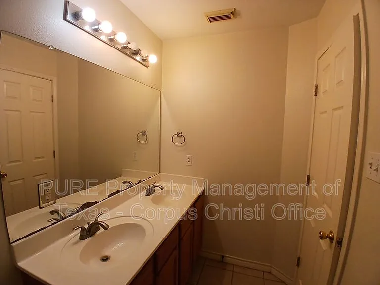 7609 Cold Springs Dr — Photo 26